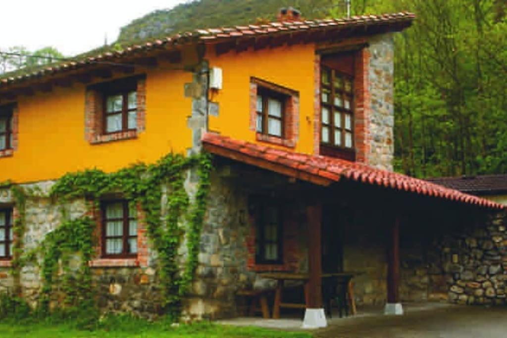 La Rotella, Calma Al Lado De Onís Extérieur photo